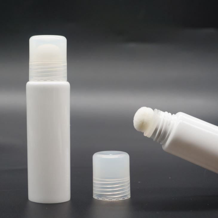 Plastična cijev od sunđera i četkice